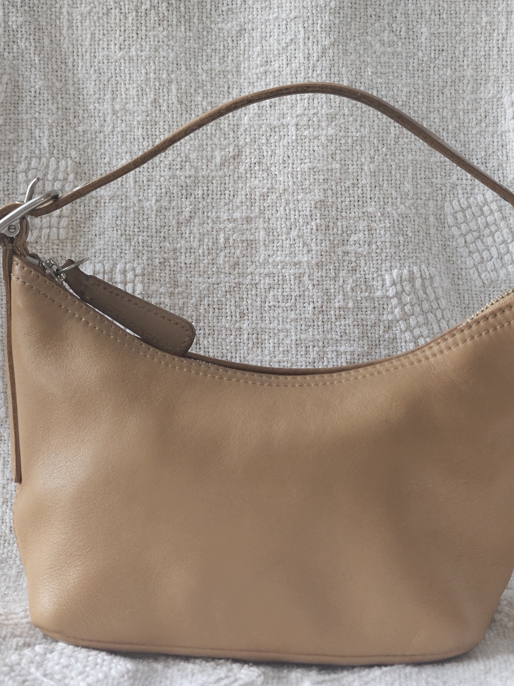 Vintage Coach Tan Leather Shoulder Hobo Bag - Picture 4 of 16